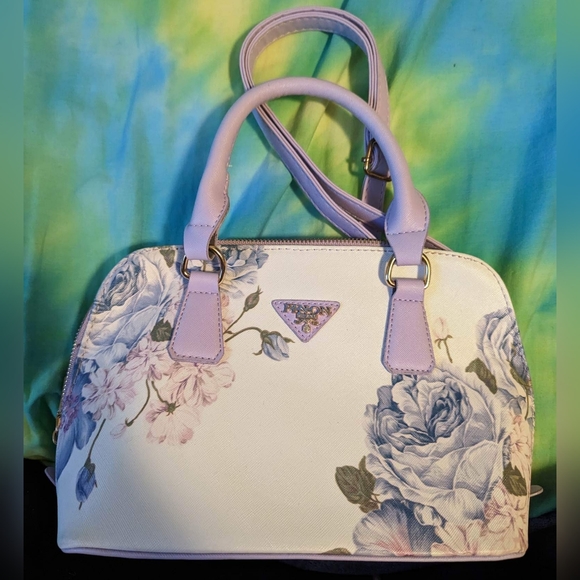 Handbag - Picture 2 of 6